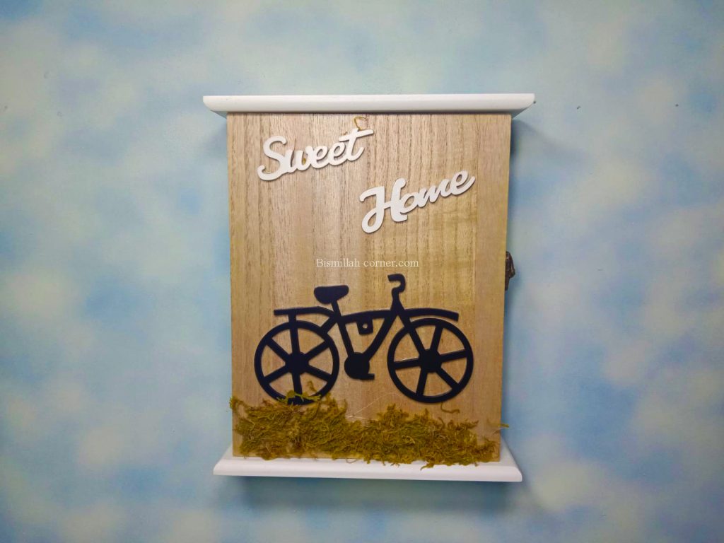 Vintage Wooden Wall Mounted Key Box, Wall Ornament Key Cabinet, Wall Mounted 6 Hook Key Holder Vintage Wooden Wall Mounted Key Box, Wall Ornament Key Cabinet, Wall Mounted 6 Hook Key Holder